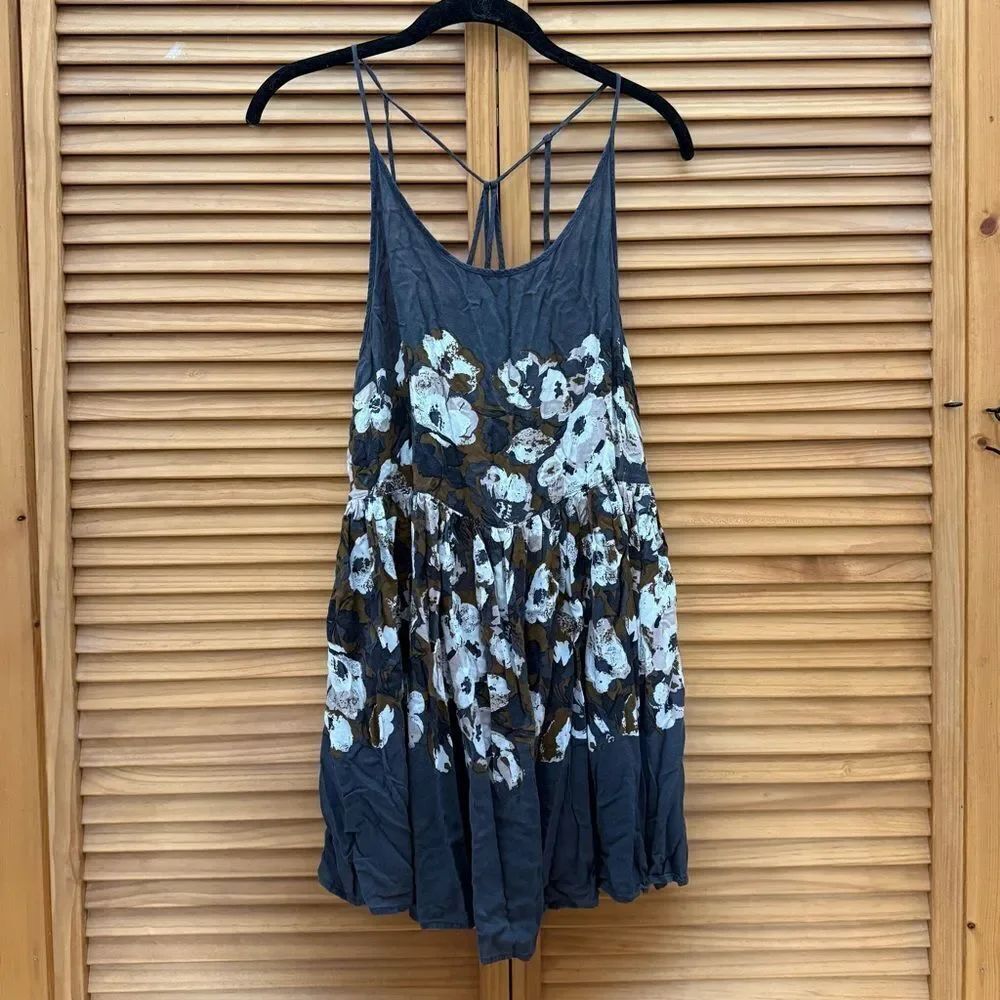Free People Flowy mini dress medium